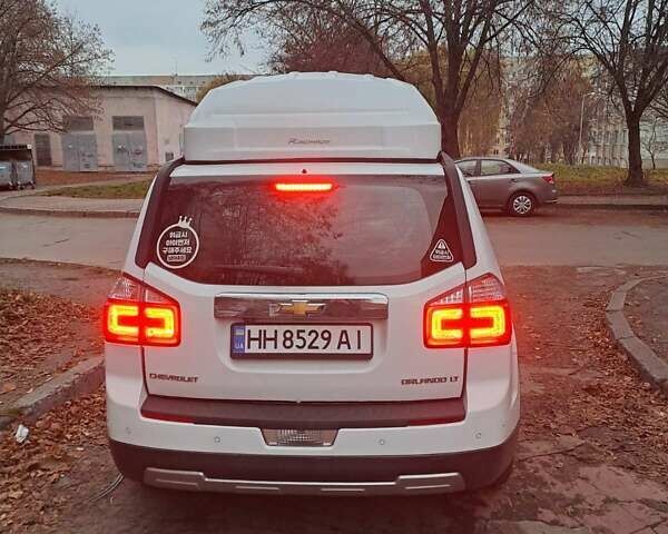 Белый Шевроле Орландо, объемом двигателя 2 л и пробегом 105 тыс. км за 10800 $, фото 7 на Automoto.ua