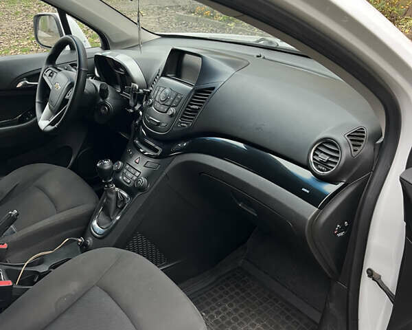 Белый Шевроле Орландо, объемом двигателя 1.4 л и пробегом 287 тыс. км за 9500 $, фото 5 на Automoto.ua