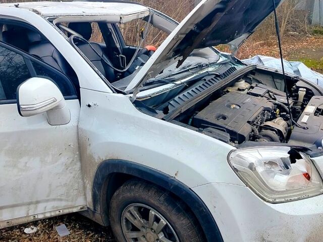 Білий Шевроле Орландо, об'ємом двигуна 2 л та пробігом 178 тис. км за 3200 $, фото 8 на Automoto.ua