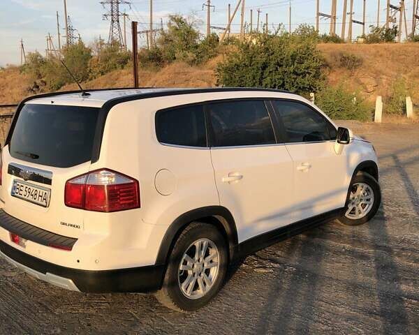 Білий Шевроле Орландо, об'ємом двигуна 1.4 л та пробігом 300 тис. км за 8900 $, фото 4 на Automoto.ua