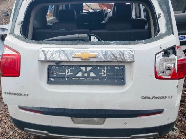 Белый Шевроле Орландо, объемом двигателя 2 л и пробегом 178 тыс. км за 3200 $, фото 7 на Automoto.ua