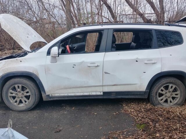Белый Шевроле Орландо, объемом двигателя 2 л и пробегом 178 тыс. км за 3200 $, фото 1 на Automoto.ua