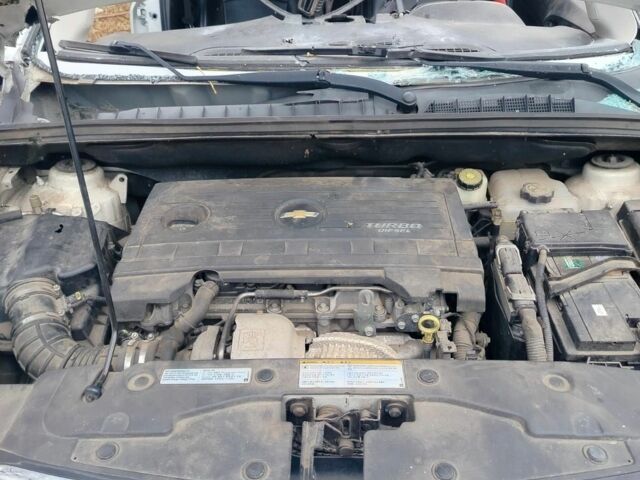 Белый Шевроле Орландо, объемом двигателя 2 л и пробегом 178 тыс. км за 3200 $, фото 2 на Automoto.ua