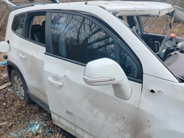 Белый Шевроле Орландо, объемом двигателя 2 л и пробегом 178 тыс. км за 3200 $, фото 3 на Automoto.ua