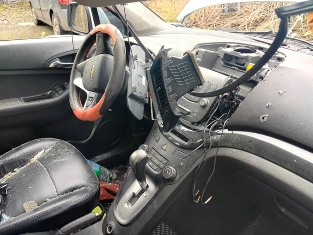 Белый Шевроле Орландо, объемом двигателя 2 л и пробегом 178 тыс. км за 3200 $, фото 6 на Automoto.ua