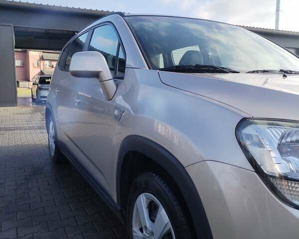 Бежевый Шевроле Орландо, объемом двигателя 1.8 л и пробегом 234 тыс. км за 8500 $, фото 5 на Automoto.ua