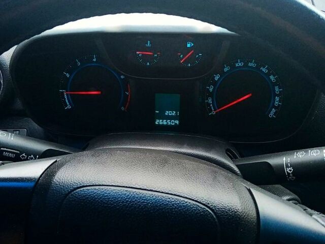 Черный Шевроле Орландо, объемом двигателя 1.8 л и пробегом 269 тыс. км за 8555 $, фото 7 на Automoto.ua