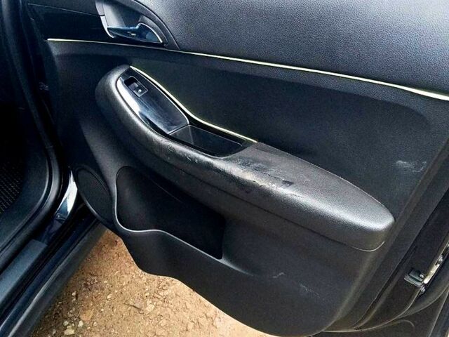 Черный Шевроле Орландо, объемом двигателя 1.8 л и пробегом 269 тыс. км за 8555 $, фото 9 на Automoto.ua