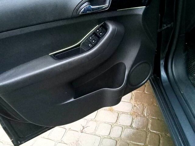 Черный Шевроле Орландо, объемом двигателя 1.8 л и пробегом 269 тыс. км за 8555 $, фото 10 на Automoto.ua