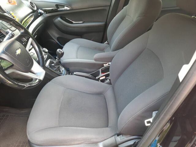 Чорний Шевроле Орландо, об'ємом двигуна 2 л та пробігом 201 тис. км за 8100 $, фото 10 на Automoto.ua