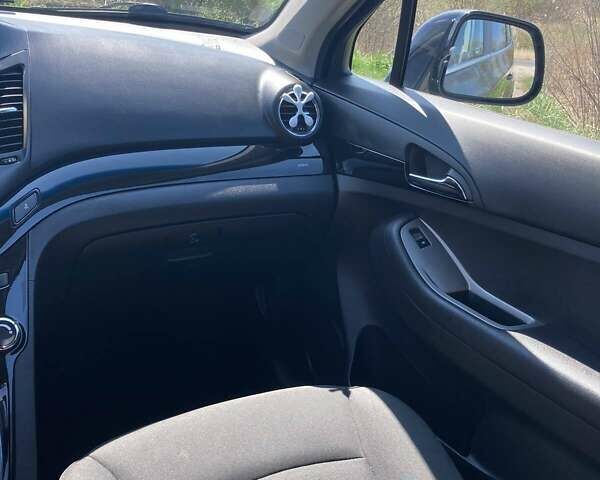 Чорний Шевроле Орландо, об'ємом двигуна 2 л та пробігом 202 тис. км за 9200 $, фото 7 на Automoto.ua