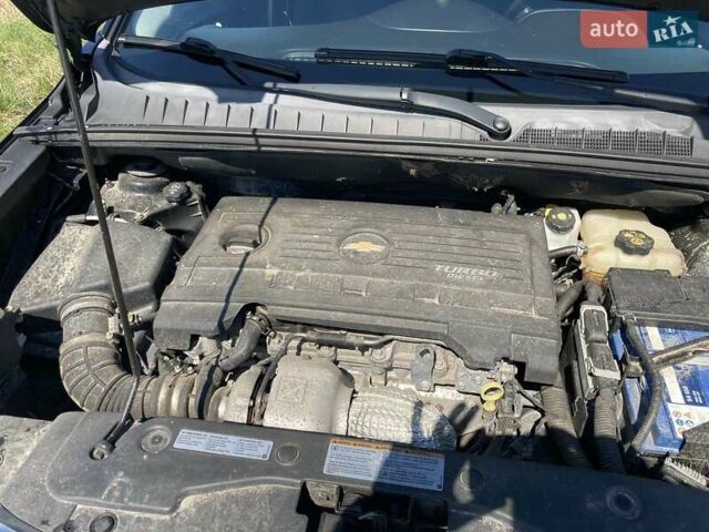 Чорний Шевроле Орландо, об'ємом двигуна 2 л та пробігом 202 тис. км за 9200 $, фото 6 на Automoto.ua