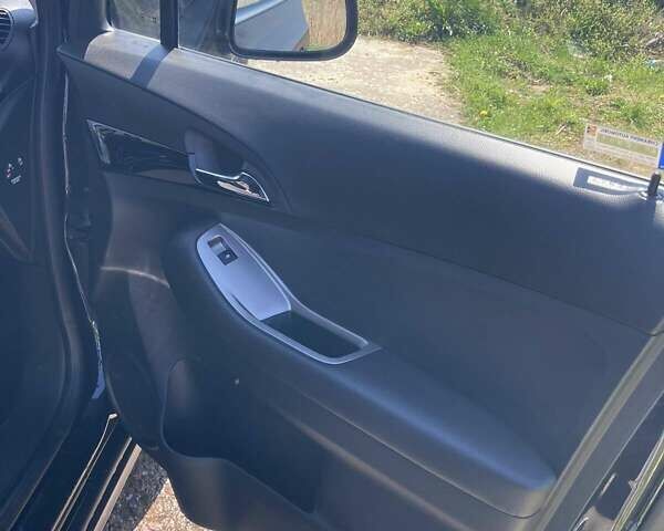 Чорний Шевроле Орландо, об'ємом двигуна 2 л та пробігом 202 тис. км за 9200 $, фото 4 на Automoto.ua