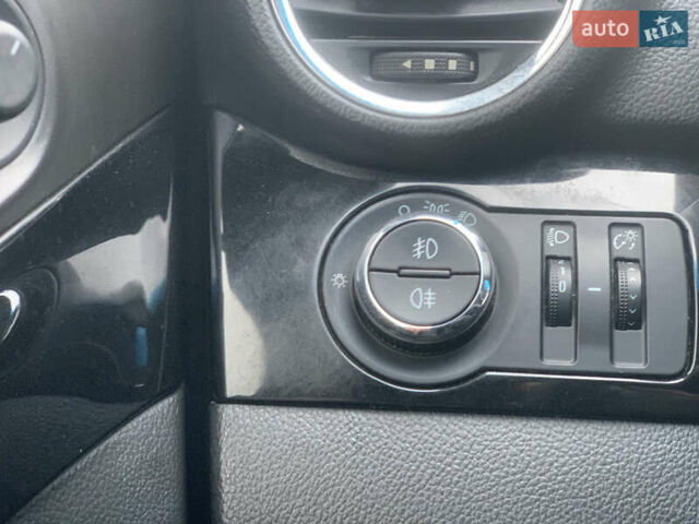 Черный Шевроле Орландо, объемом двигателя 1.8 л и пробегом 149 тыс. км за 7800 $, фото 18 на Automoto.ua