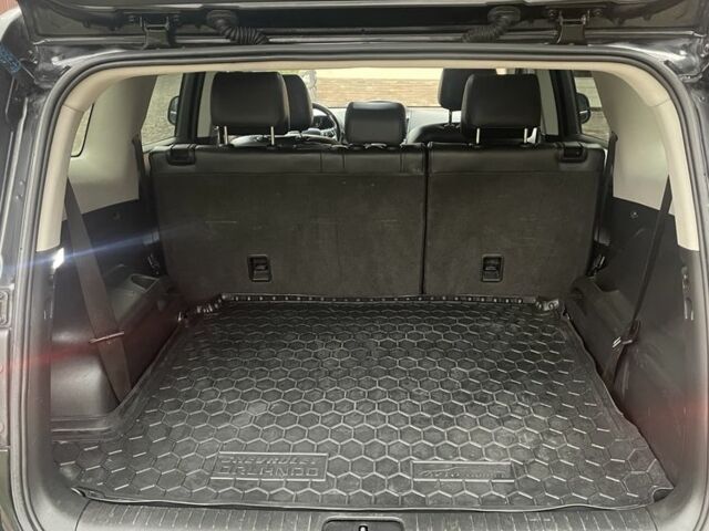 Черный Шевроле Орландо, объемом двигателя 2 л и пробегом 292 тыс. км за 8200 $, фото 4 на Automoto.ua