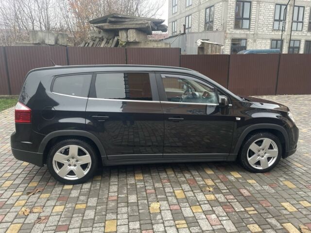 Черный Шевроле Орландо, объемом двигателя 2 л и пробегом 292 тыс. км за 8200 $, фото 3 на Automoto.ua