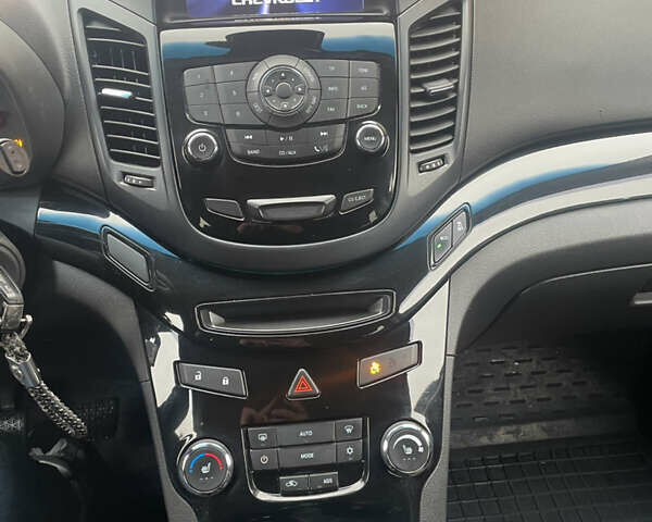 Черный Шевроле Орландо, объемом двигателя 2 л и пробегом 292 тыс. км за 8200 $, фото 23 на Automoto.ua