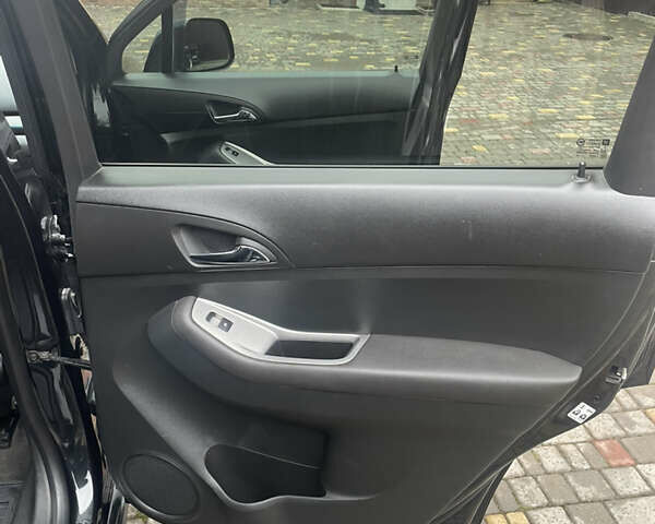 Черный Шевроле Орландо, объемом двигателя 2 л и пробегом 292 тыс. км за 8200 $, фото 11 на Automoto.ua