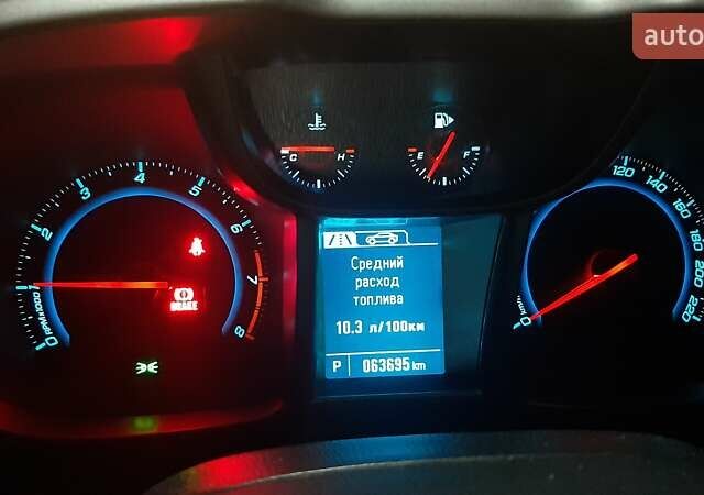 Черный Шевроле Орландо, объемом двигателя 1.8 л и пробегом 65 тыс. км за 10000 $, фото 4 на Automoto.ua