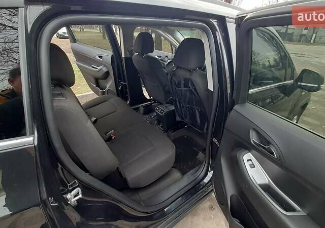 Черный Шевроле Орландо, объемом двигателя 1.8 л и пробегом 65 тыс. км за 10000 $, фото 6 на Automoto.ua