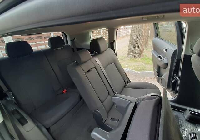 Черный Шевроле Орландо, объемом двигателя 1.8 л и пробегом 65 тыс. км за 10000 $, фото 7 на Automoto.ua