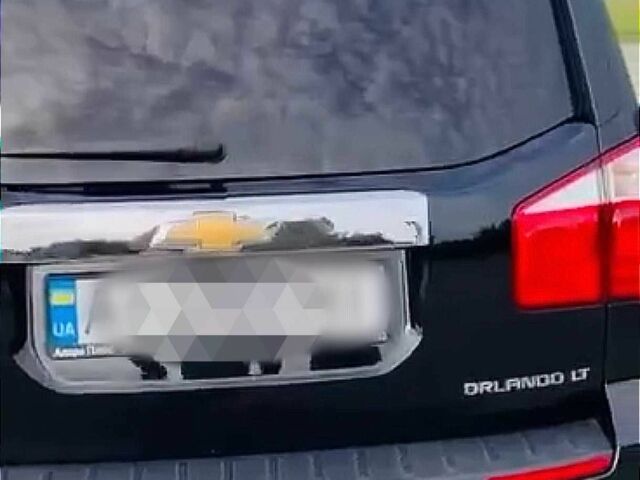 Черный Шевроле Орландо, объемом двигателя 2 л и пробегом 290 тыс. км за 11600 $, фото 7 на Automoto.ua