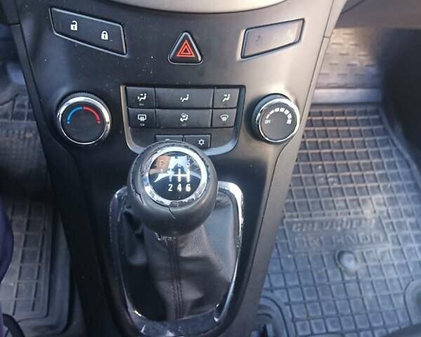 Черный Шевроле Орландо, объемом двигателя 1.36 л и пробегом 190 тыс. км за 12199 $, фото 14 на Automoto.ua