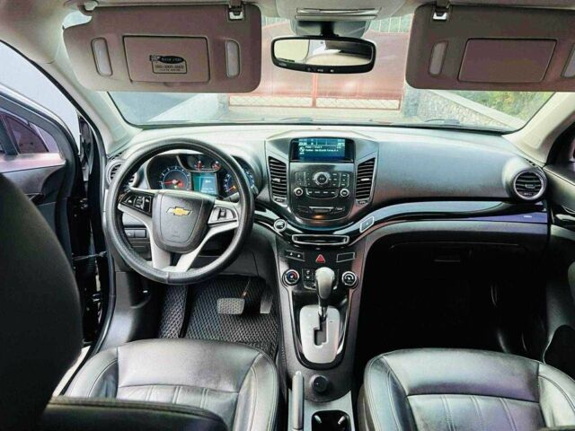 Черный Шевроле Орландо, объемом двигателя 2 л и пробегом 290 тыс. км за 11600 $, фото 4 на Automoto.ua