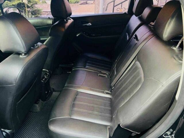 Черный Шевроле Орландо, объемом двигателя 2 л и пробегом 290 тыс. км за 11600 $, фото 5 на Automoto.ua