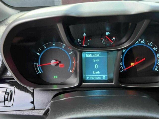 Черный Шевроле Орландо, объемом двигателя 2 л и пробегом 290 тыс. км за 11600 $, фото 2 на Automoto.ua