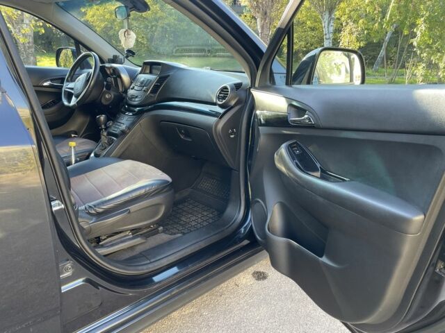 Шевроле Орландо 2011 в Одессе на Automoto.ua Черный Шевроле Орландо, объемом двигателя 2 л и пробегом 296 тыс. км за 8500 $, фото 12 на Automoto.ua