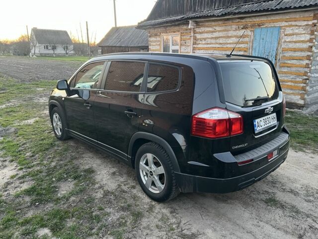 Черный Шевроле Орландо, объемом двигателя 1.8 л и пробегом 3 тыс. км за 10000 $, фото 4 на Automoto.ua