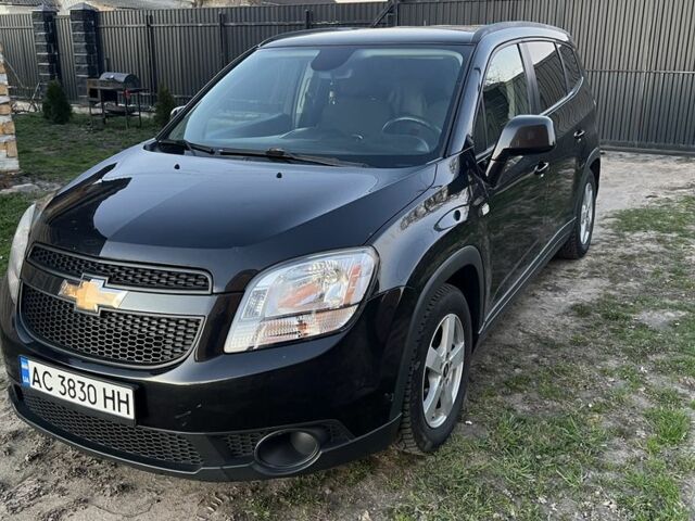 Черный Шевроле Орландо, объемом двигателя 1.8 л и пробегом 3 тыс. км за 10000 $, фото 1 на Automoto.ua