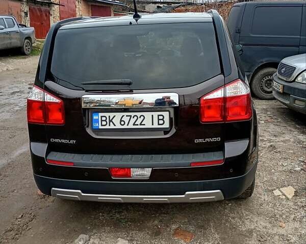 Коричневый Шевроле Орландо, объемом двигателя 2 л и пробегом 317 тыс. км за 9800 $, фото 4 на Automoto.ua