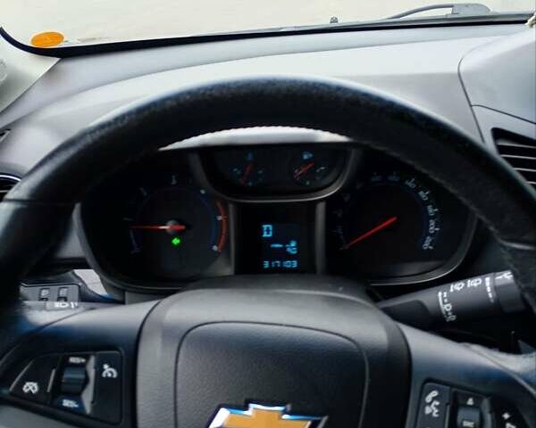 Коричневый Шевроле Орландо, объемом двигателя 2 л и пробегом 317 тыс. км за 9800 $, фото 3 на Automoto.ua