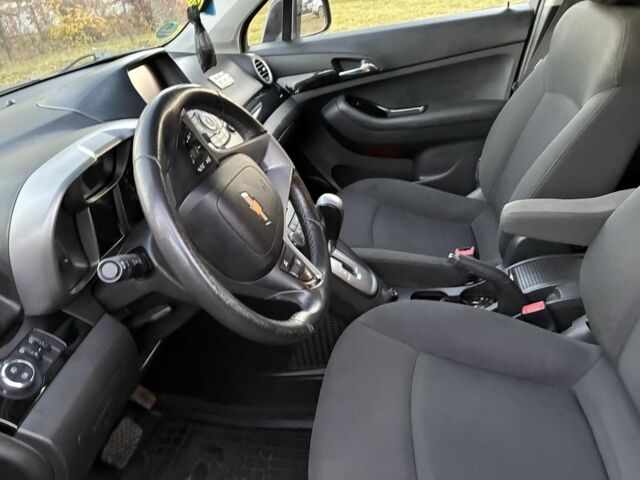 Коричневый Шевроле Орландо, объемом двигателя 2 л и пробегом 317 тыс. км за 9300 $, фото 8 на Automoto.ua