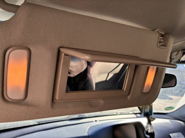 Коричневый Шевроле Орландо, объемом двигателя 2 л и пробегом 317 тыс. км за 9300 $, фото 16 на Automoto.ua