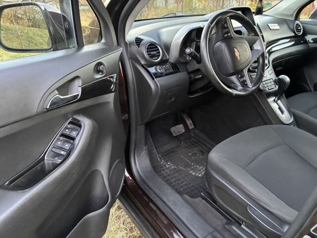 Коричневый Шевроле Орландо, объемом двигателя 2 л и пробегом 317 тыс. км за 9300 $, фото 13 на Automoto.ua