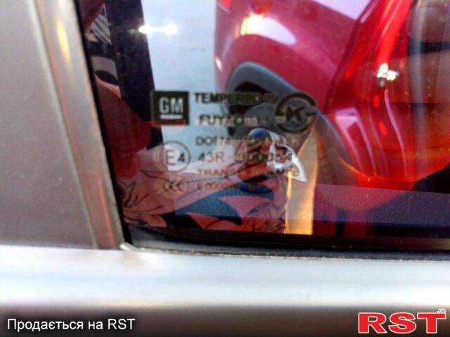 Червоний Шевроле Орландо, об'ємом двигуна 1.8 л та пробігом 180 тис. км за 8500 $, фото 12 на Automoto.ua