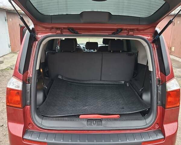 Красный Шевроле Орландо, объемом двигателя 1.8 л и пробегом 55 тыс. км за 9500 $, фото 11 на Automoto.ua