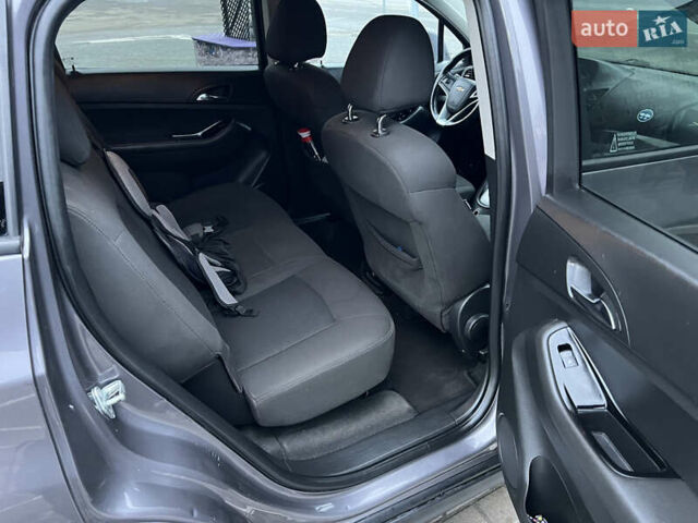 Шевроле Орландо, объемом двигателя 2 л и пробегом 245 тыс. км за 10200 $, фото 9 на Automoto.ua