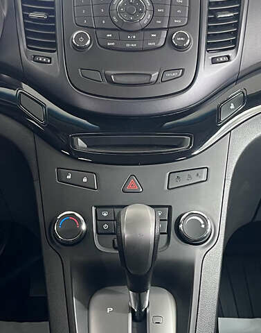 Серый Шевроле Орландо, объемом двигателя 2 л и пробегом 127 тыс. км за 12850 $, фото 15 на Automoto.ua