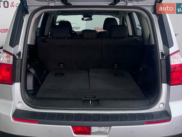 Серый Шевроле Орландо, объемом двигателя 2 л и пробегом 127 тыс. км за 12850 $, фото 5 на Automoto.ua