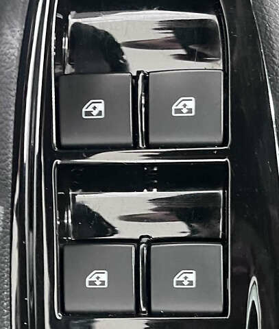 Сірий Шевроле Орландо, об'ємом двигуна 2 л та пробігом 127 тис. км за 12850 $, фото 12 на Automoto.ua