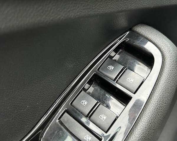 Серый Шевроле Орландо, объемом двигателя 2 л и пробегом 215 тыс. км за 8700 $, фото 28 на Automoto.ua