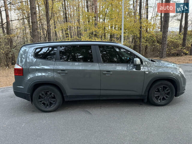 Сірий Шевроле Орландо, об'ємом двигуна 1.8 л та пробігом 167 тис. км за 8600 $, фото 3 на Automoto.ua