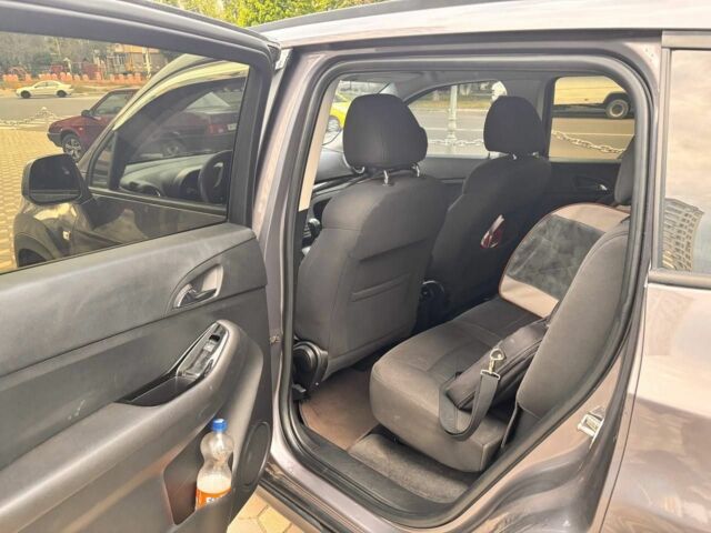 Серый Шевроле Орландо, объемом двигателя 2 л и пробегом 166 тыс. км за 8500 $, фото 12 на Automoto.ua