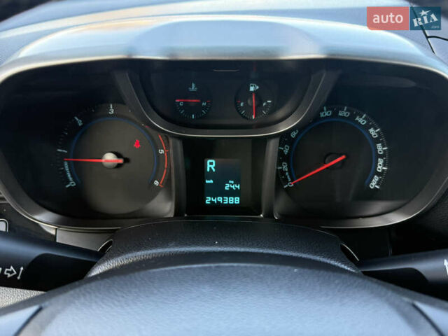 Серый Шевроле Орландо, объемом двигателя 2 л и пробегом 249 тыс. км за 9200 $, фото 12 на Automoto.ua