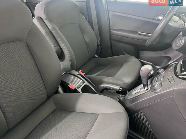 Серый Шевроле Орландо, объемом двигателя 2 л и пробегом 127 тыс. км за 12850 $, фото 13 на Automoto.ua