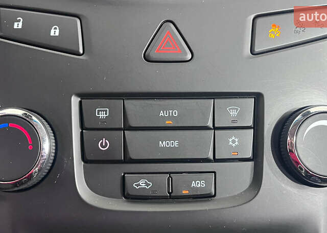 Серый Шевроле Орландо, объемом двигателя 2 л и пробегом 127 тыс. км за 12850 $, фото 17 на Automoto.ua